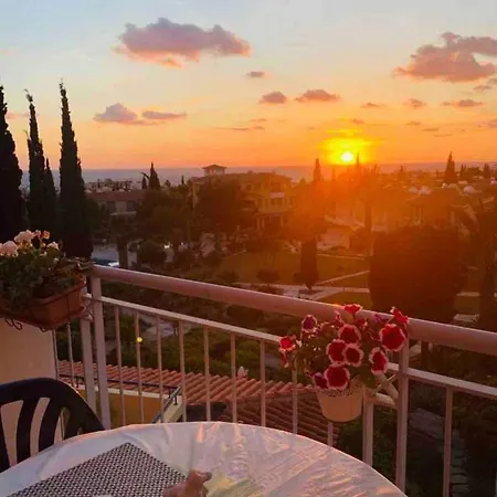 Regina Gardens Sunset With Fast Free Wi-Fi And Late Check-Out Apartment Paphos Exterior photo