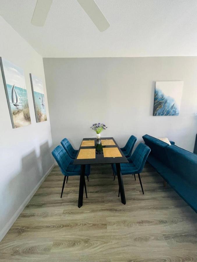 Regina Gardens Sunset With Fast Free Wi-fi And Late Check-out Apartament